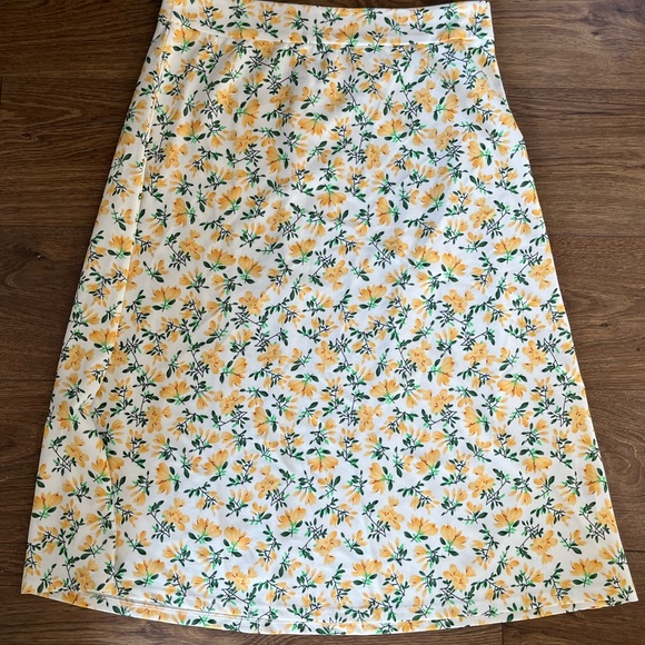 ASOS floral skirt - Picture 3 of 4